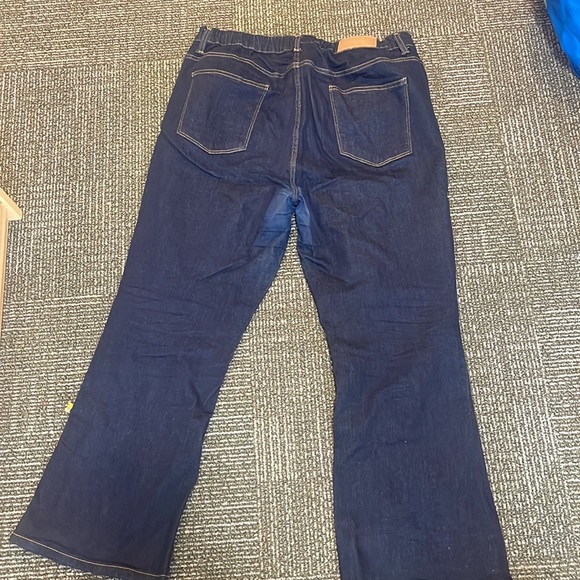 Bootcut jeans, quite stretchy, size 16 US - Picture 2 of 2